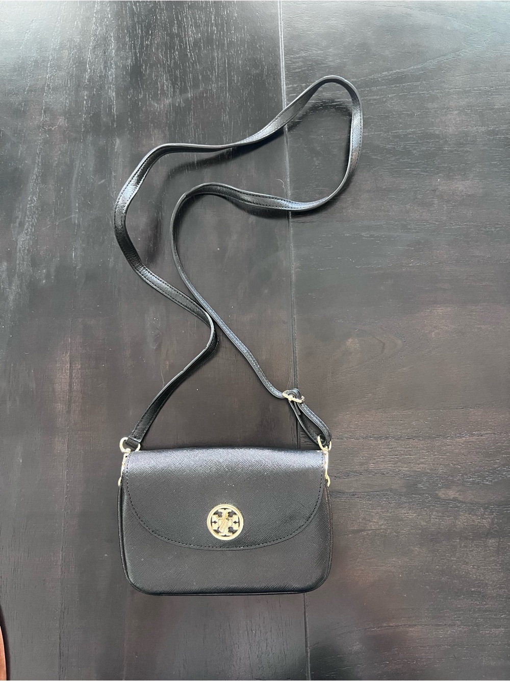 *Authentic *Tory Burch Black Leather Crossbody with Gold Logo